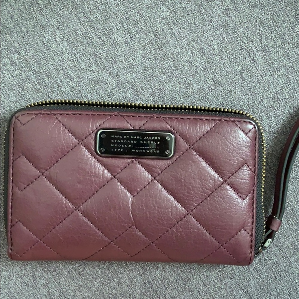 Marc Jacobs wristlet - Picture 5 of 7